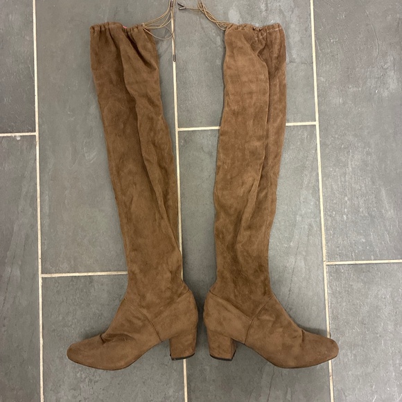 10 • Catherine Malandrino Tall Brown Suede Boots - Picture 1 of 3